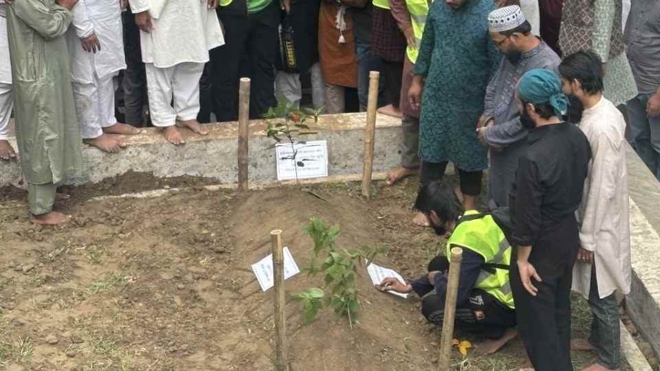 নজরুলের সমাধি কি নিরাপদ? হাদি দাফনের সিদ্ধান্তে প্রশ্ন তুলল পরিবার