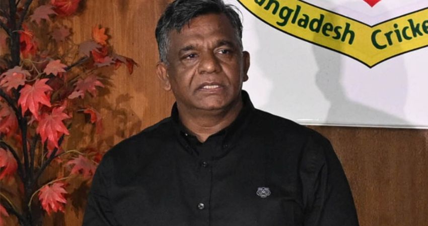 ইউনূসের ক্ষমতা ছাড়ার শেষদিনেই বাংলাদেশ ছাড়ছেন বিসিবি সভাপতি আমিনুল