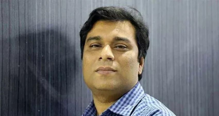 অন্তর্বর্তী সরকারের আমদানিকৃত ’মব সংস্কৃতি’র মুখে তাদেরই নিয়োগকৃত বাসস এমডি, অফিসে কী ফিরতে পারবেন?