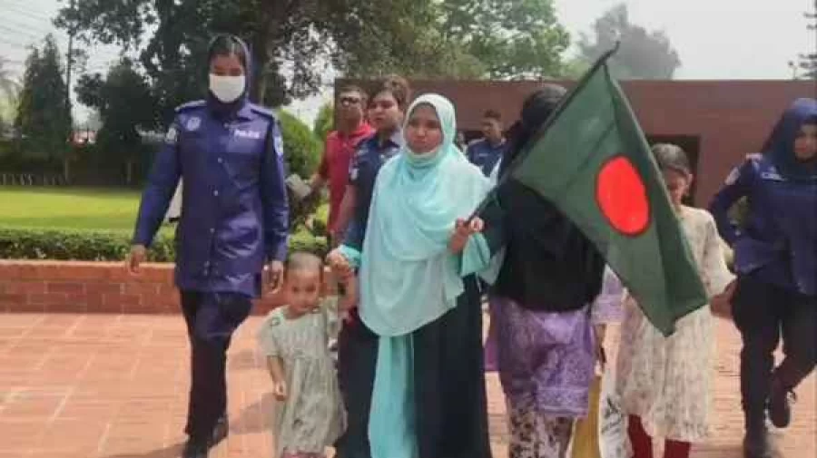 জাতীয় স্মৃতিসৌধে ‘জয় বাংলা’ স্লোগান দিয়ে তিন সন্তানসহ নারী আটক
