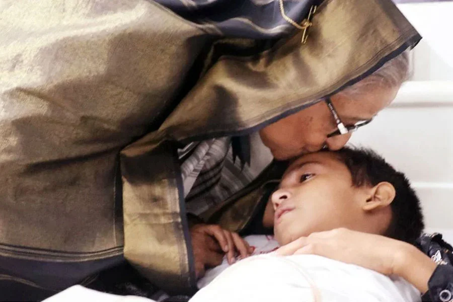 শিশুদের মৃত্যুফাঁদে দেশ: ইউনূস ও বিএনপি-জামায়াতের অবহেলায় ফিরছে হামের মহামারি