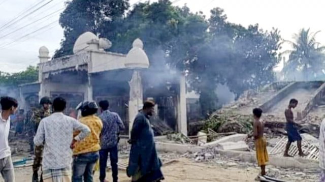 মাজারে হামলা বাড়ছে উদ্বেগজনক হারে, মব সহিংসতায় হুমকির মুখে সম্প্রীতি