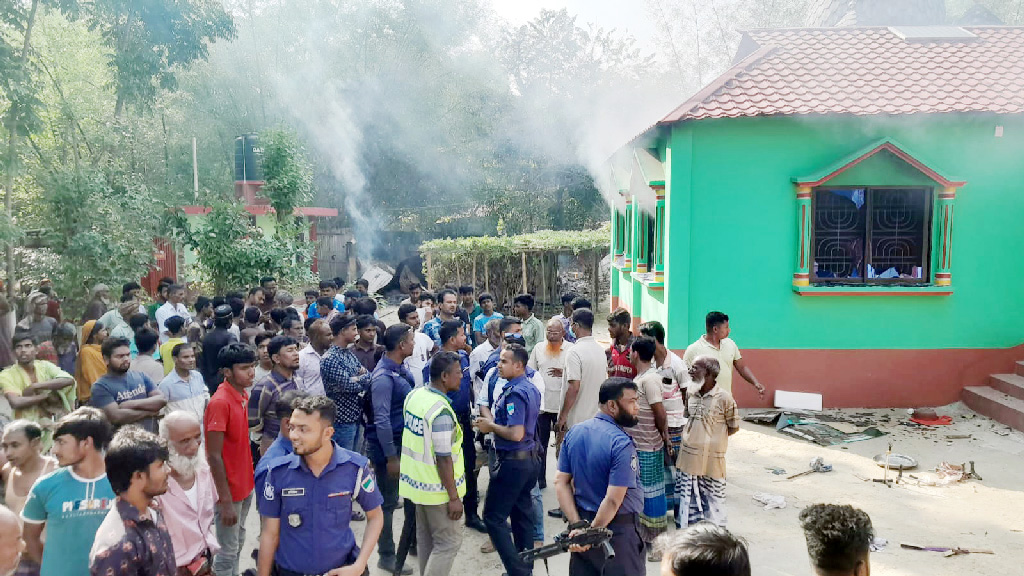 কুষ্টিয়ায় সাবেক শিবির নেতার হুকুমে হামলায় পীর হত্যা