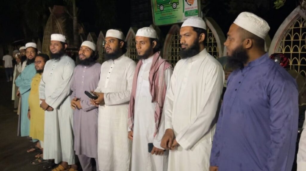 বড় পর্দায় বিশ্বকাপের ফাইনাল ম্যাচ দেখতে দিলো না ‘মৌলবাদীরা’