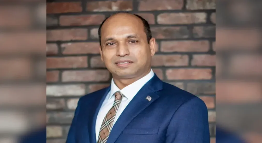 যুক্তরাষ্ট্রের সর্বোচ্চ আদালতে প্রথম বাংলাদেশি-আমেরিকান আইনজীবী: সুপ্রিম কোর্টের অ্যাটর্নি হলেন মঈন চৌধুরী